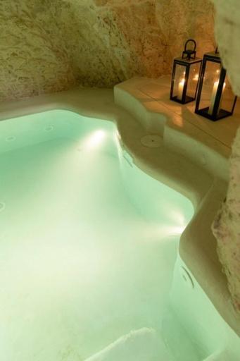 Bed and Breakfast Alesia Luxury Cave Ostuni Exteriér fotografie